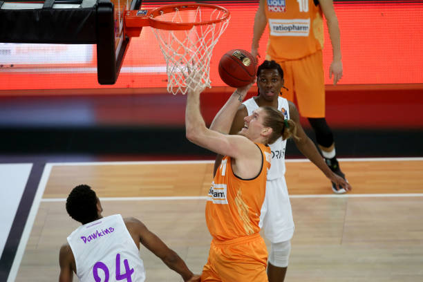 面对非传统 面对非传统